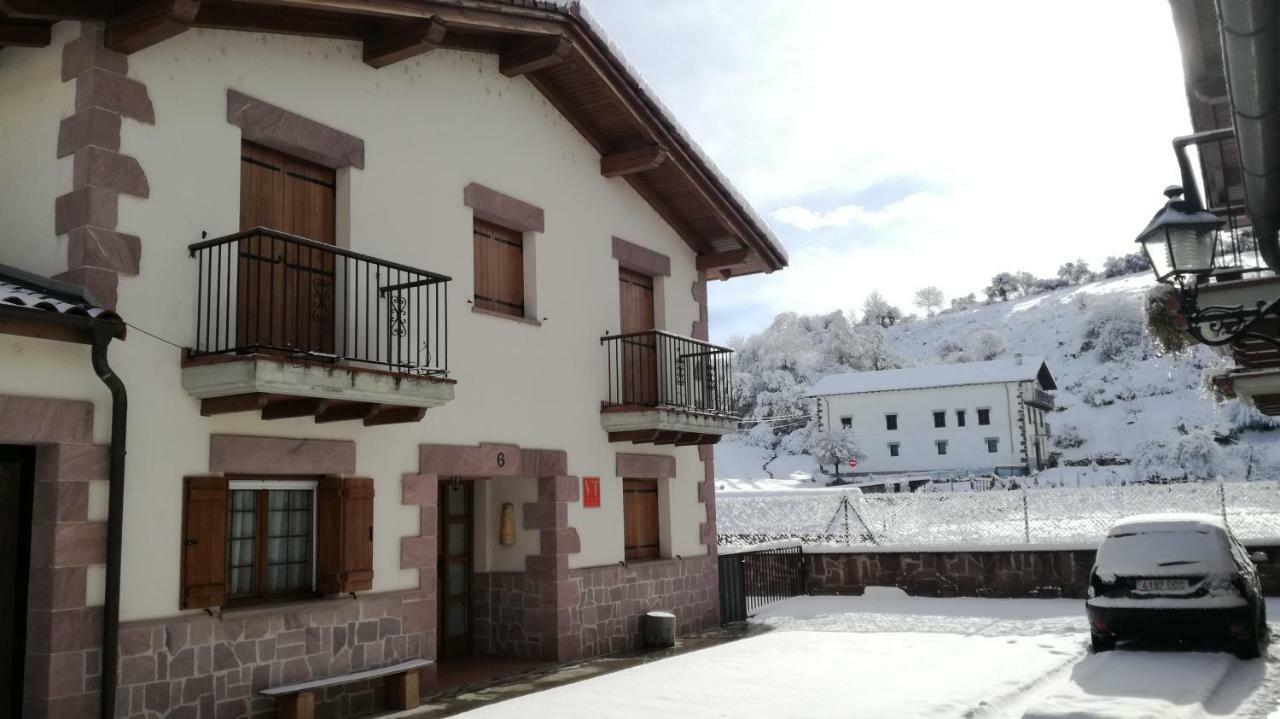 Casa Rural Txolinenea Hostal Lantz Exterior foto